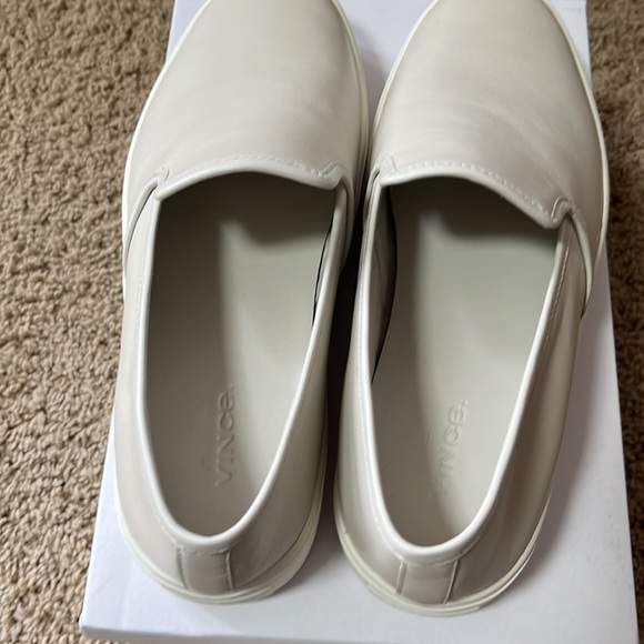 VINCE Brenden off white slip on size 8.5 - Picture 3 of 6